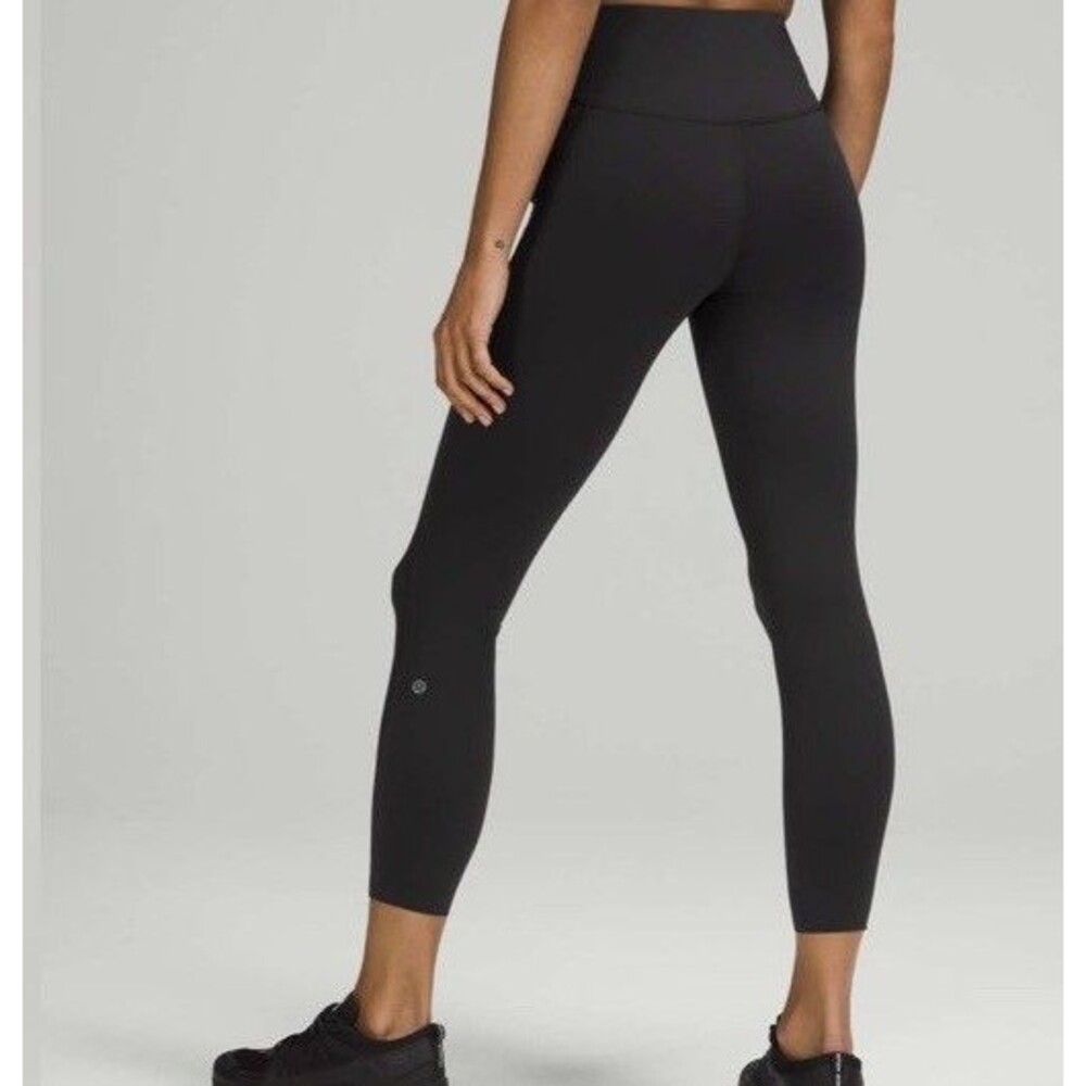 Lululemon Size 6 Base Pace HR Tight 25" Leggings Black